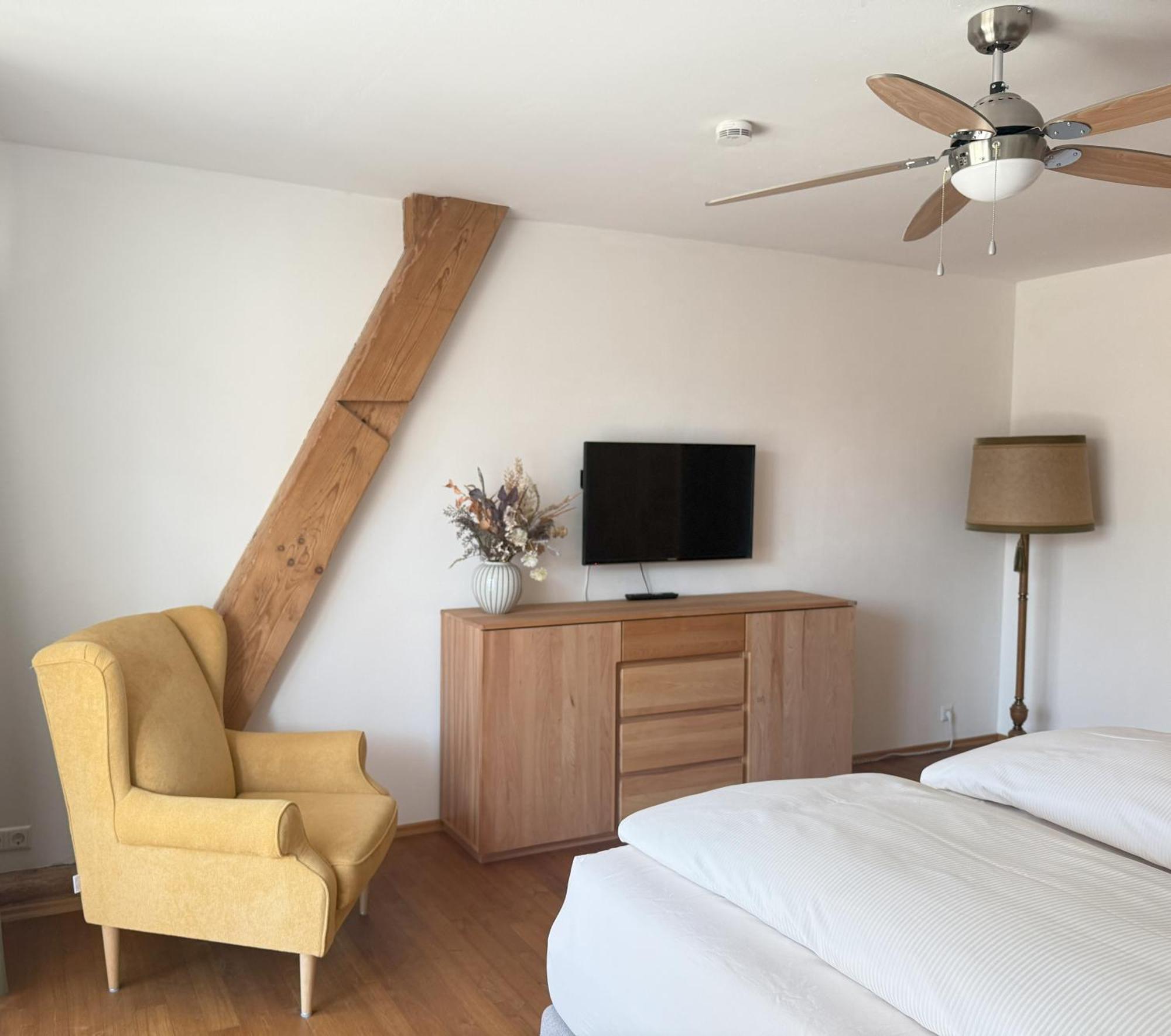Fe Wo Brunnen - 120 Qm - Ruhige Lage - Viel Natur- Komfortabel - Grosser Balkon Und Garten Memmingen Zewnętrze zdjęcie