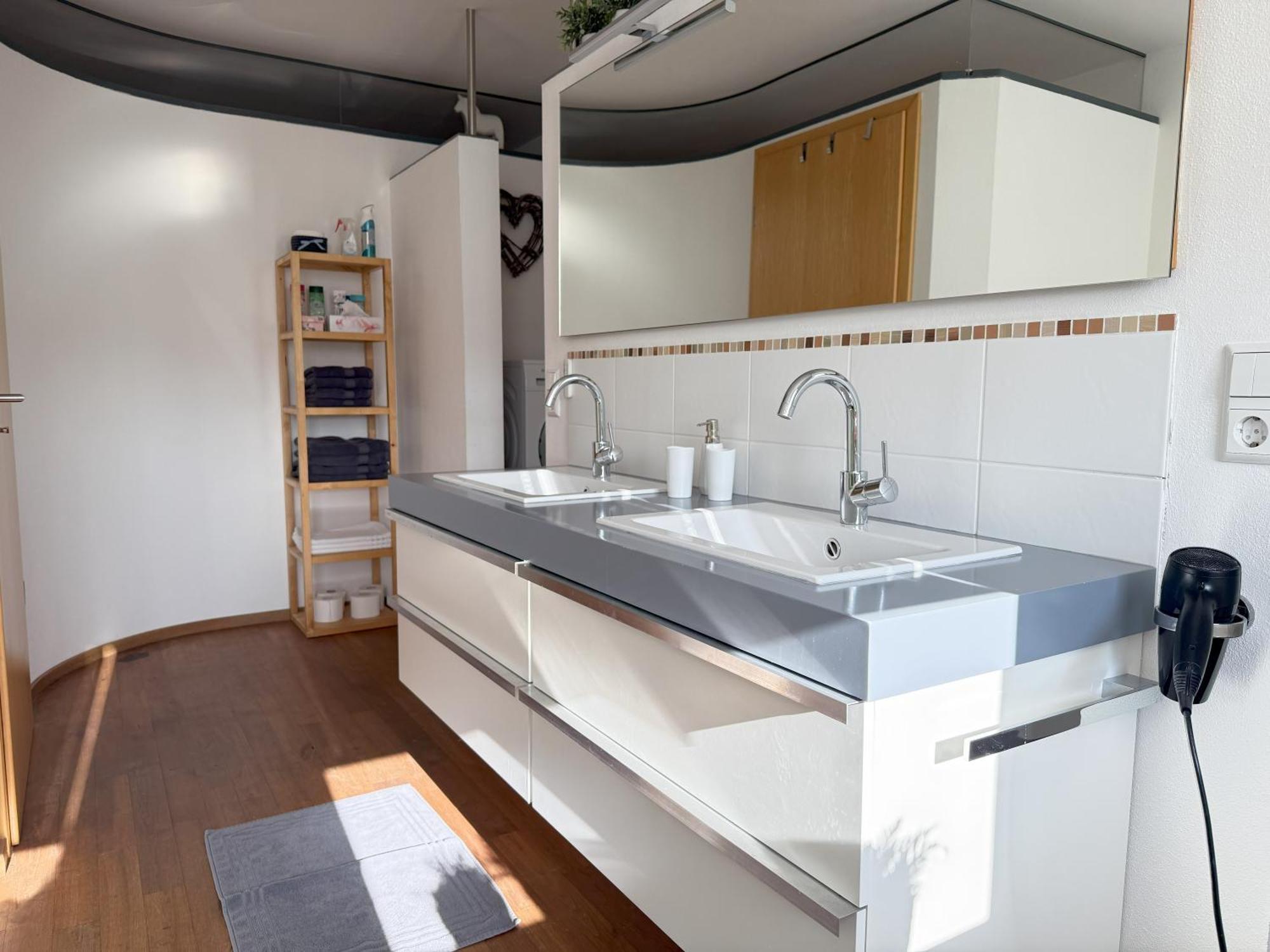 Fe Wo Brunnen - 120 Qm - Ruhige Lage - Viel Natur- Komfortabel - Grosser Balkon Und Garten Memmingen Zewnętrze zdjęcie