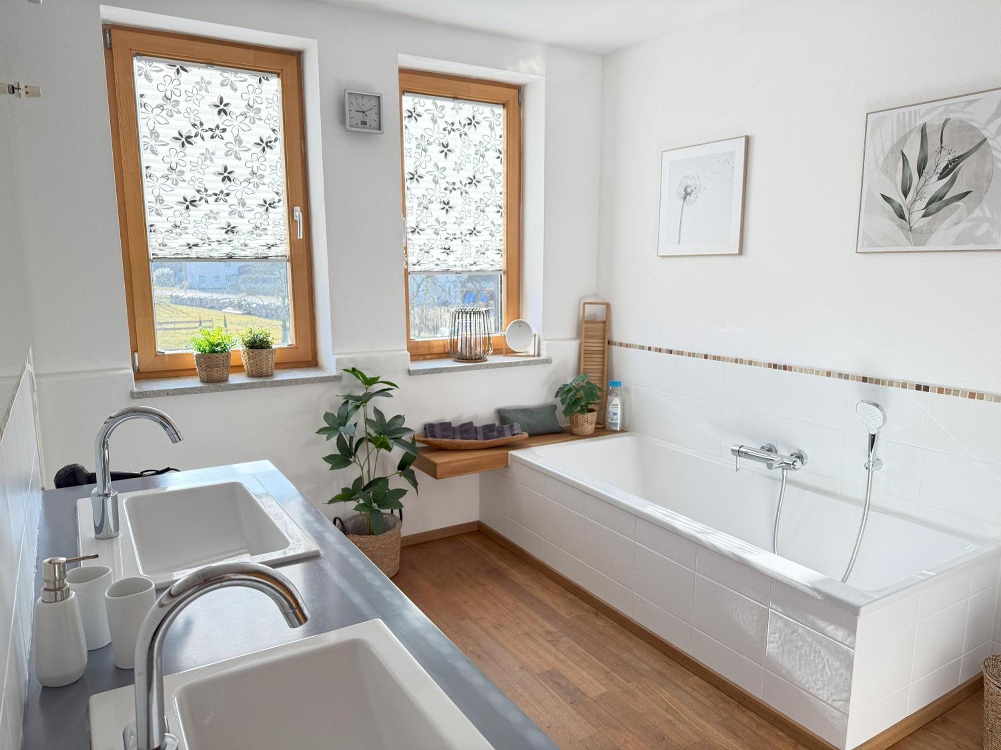 Fe Wo Brunnen - 120 Qm - Ruhige Lage - Viel Natur- Komfortabel - Grosser Balkon Und Garten Memmingen Zewnętrze zdjęcie